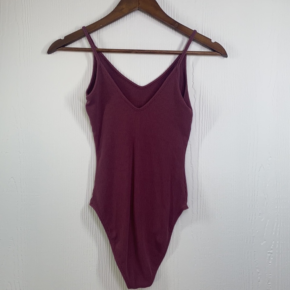 American Eagle - Burgundy Purple Ribbed V Neck Bodysuit Size XS - Picture 5 of 6